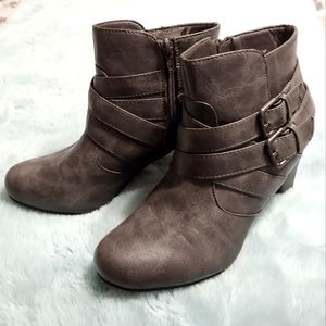 Madden Girl Gray Heeled Strappy Ankle Booties, Size 8